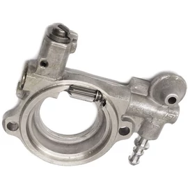 STIHL 024, 026, MS240, MS260, MS260C OLAJSZIVATTYÚ (1121 007 1043)